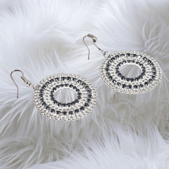 👣4/$20. ~ Black and Silver Tones Earrings - Picture 3 of 4